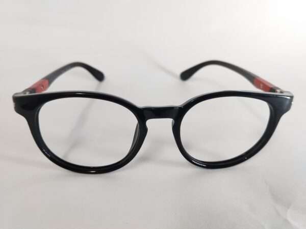 Kids’ black and red screen eye glasses