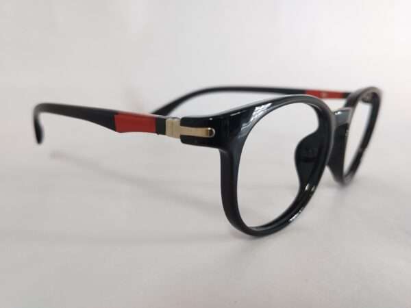 Kids’ black and red screen eye glasses