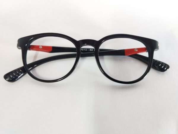 Kids’ black and red screen eye glasses
