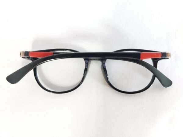 Kids’ black and red screen eye glasses