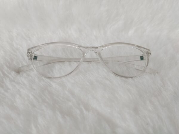 Minimalist Transparent White for Any Occasion - Image 2