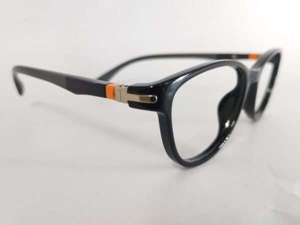 Childrens eyeglasses in black and grey – lightweight and kid-friendly frame design