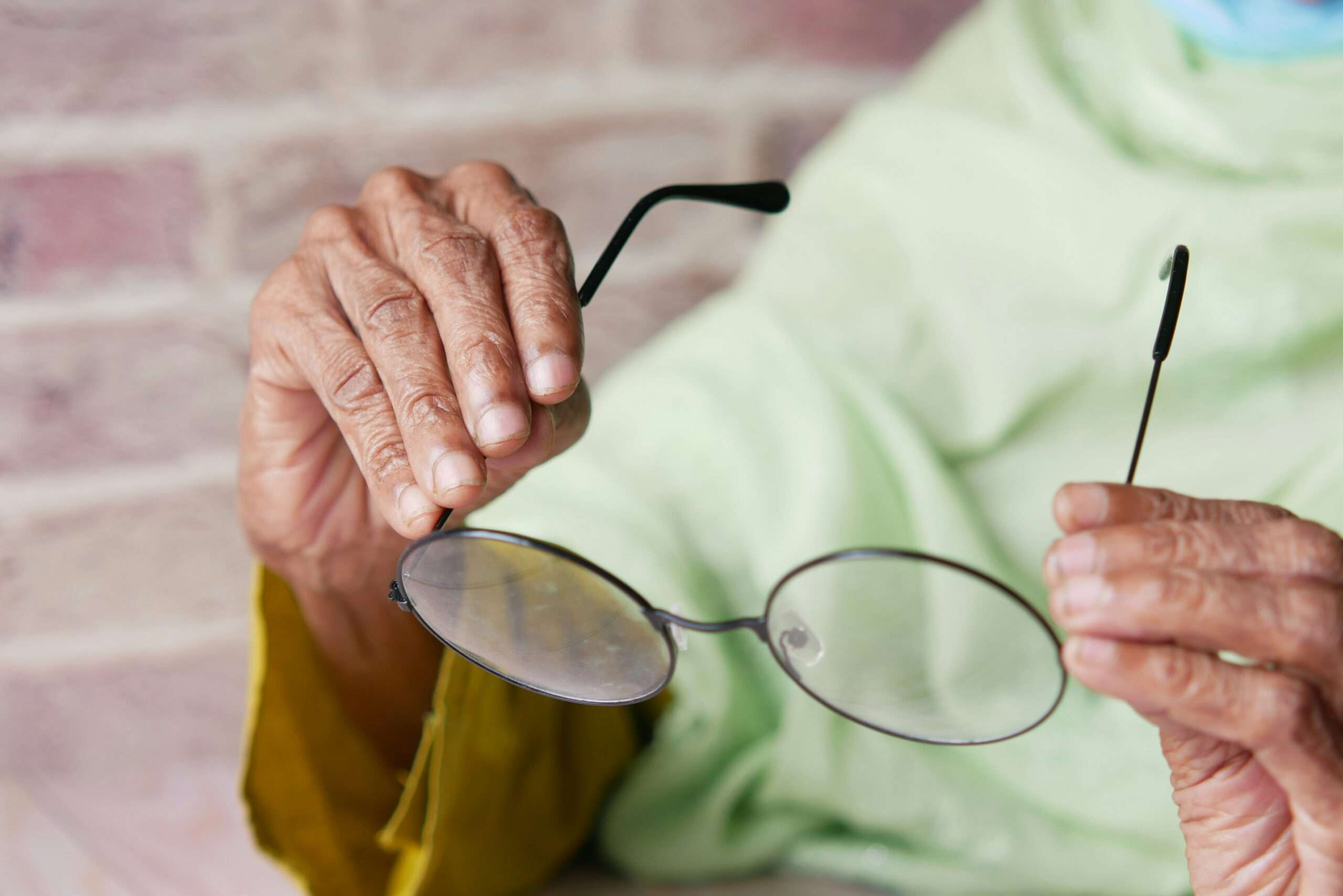 Browse Visionaryie.com collection of stylish best eyewear High-quality prescription glasses for clear vision and best eyewear