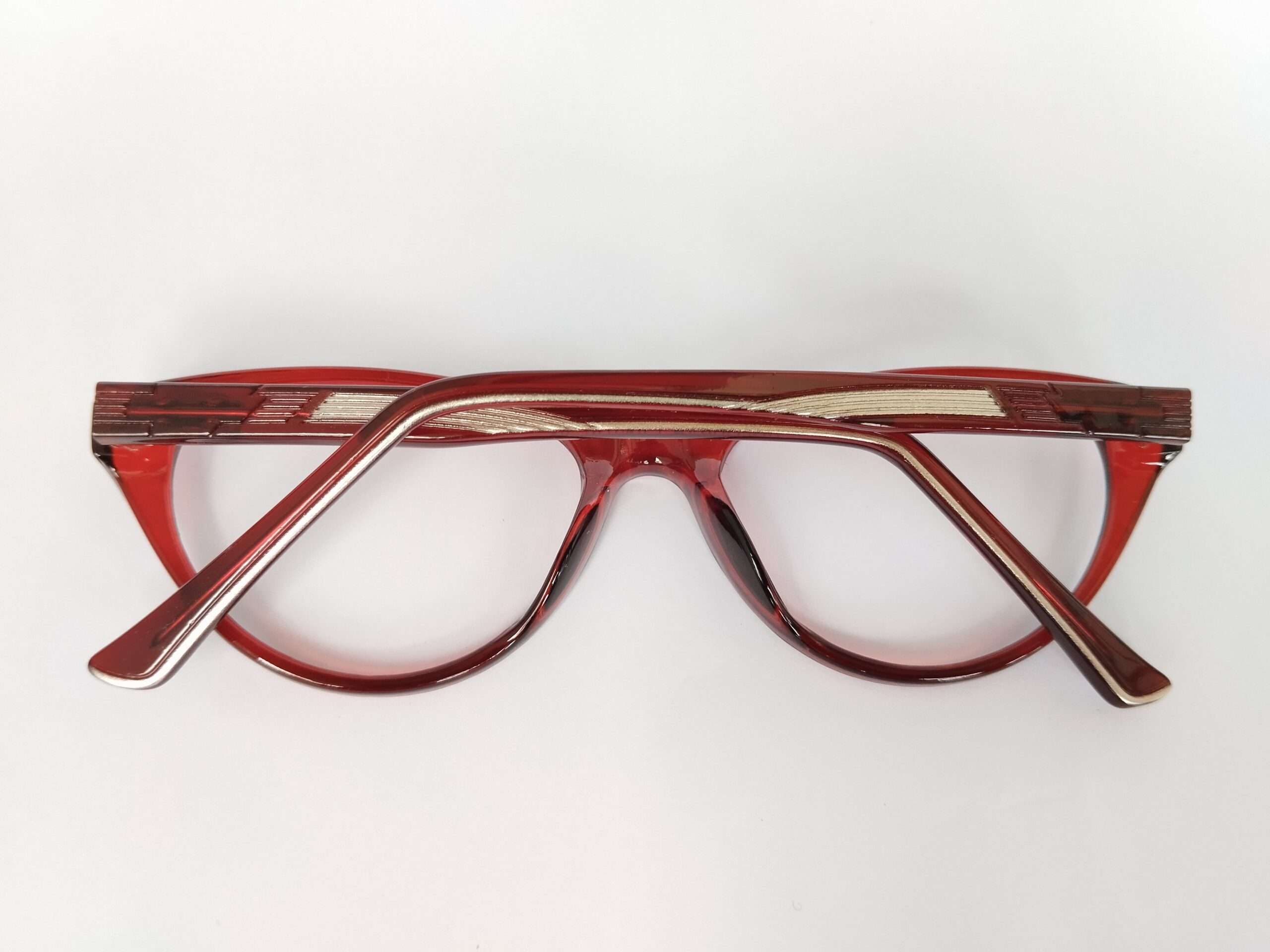 Brown Cat Eye Reading Glasses for Women featuring a warm brown frame, classic lifted cat-eye shape, and clear magnifying lenses designed for stylish.