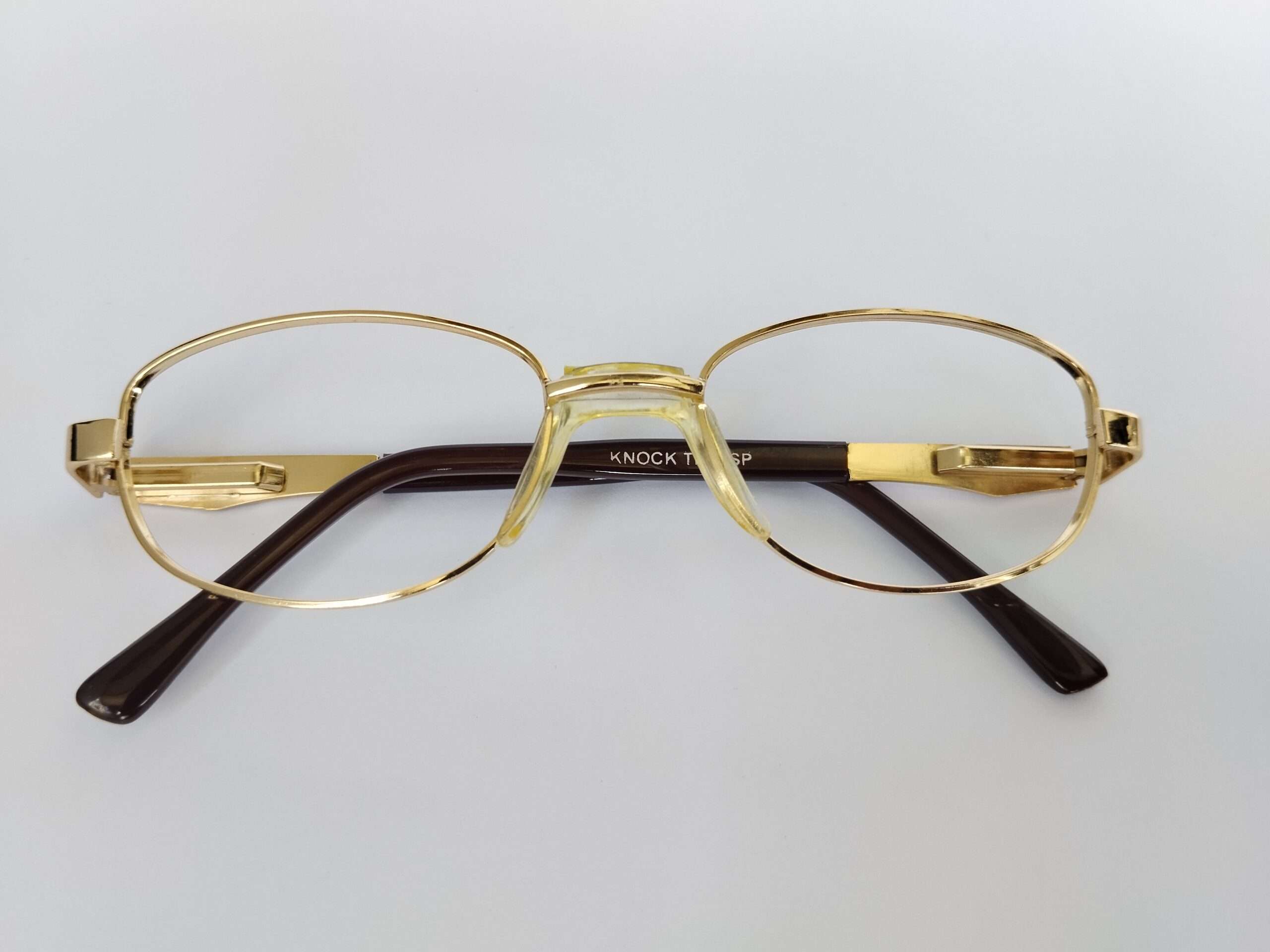 Gold black vintage metal fashionable reading glasses with classic full-frame design