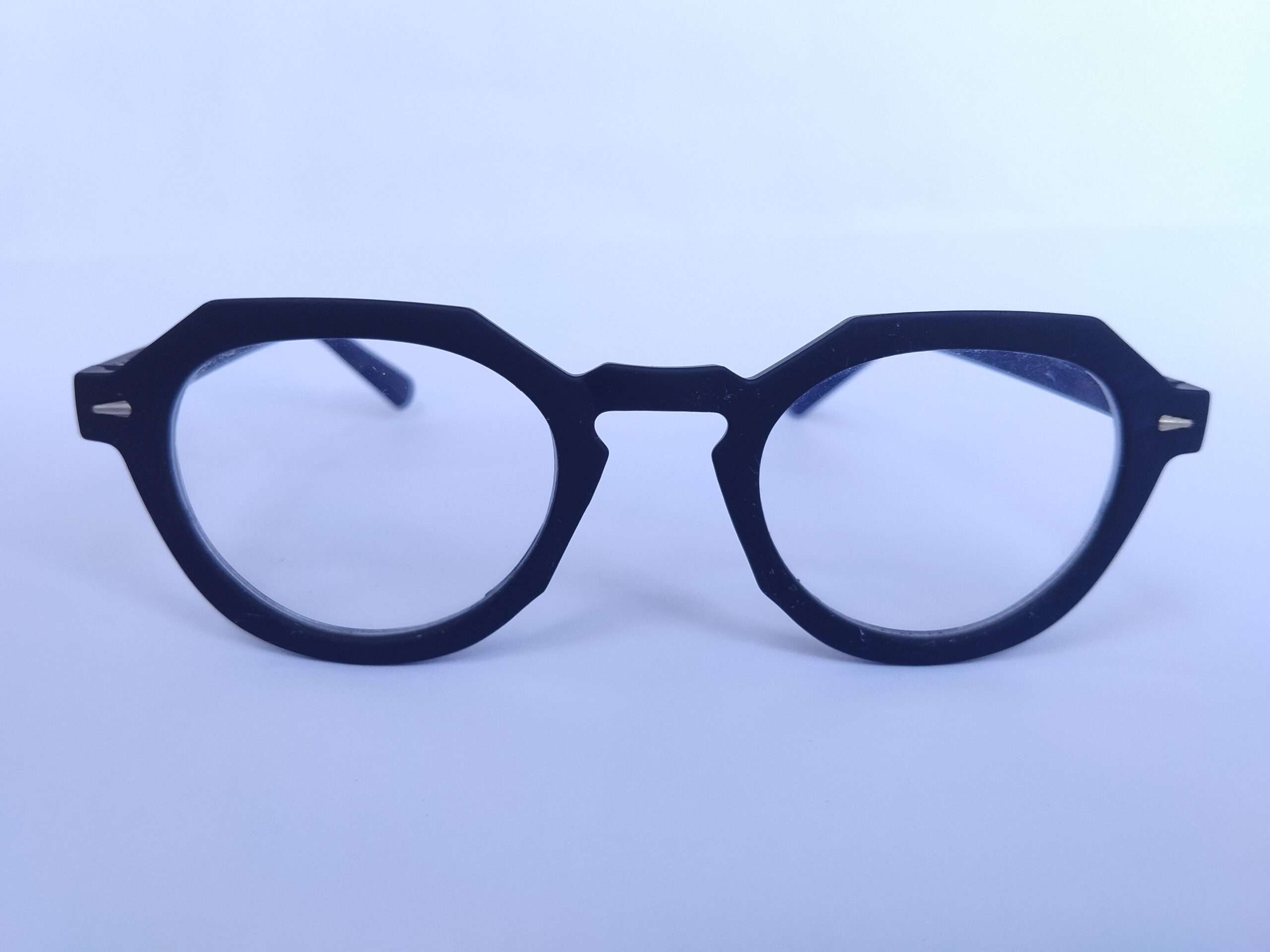 Black retro prescription readers glasses with classic full-frame vintage design