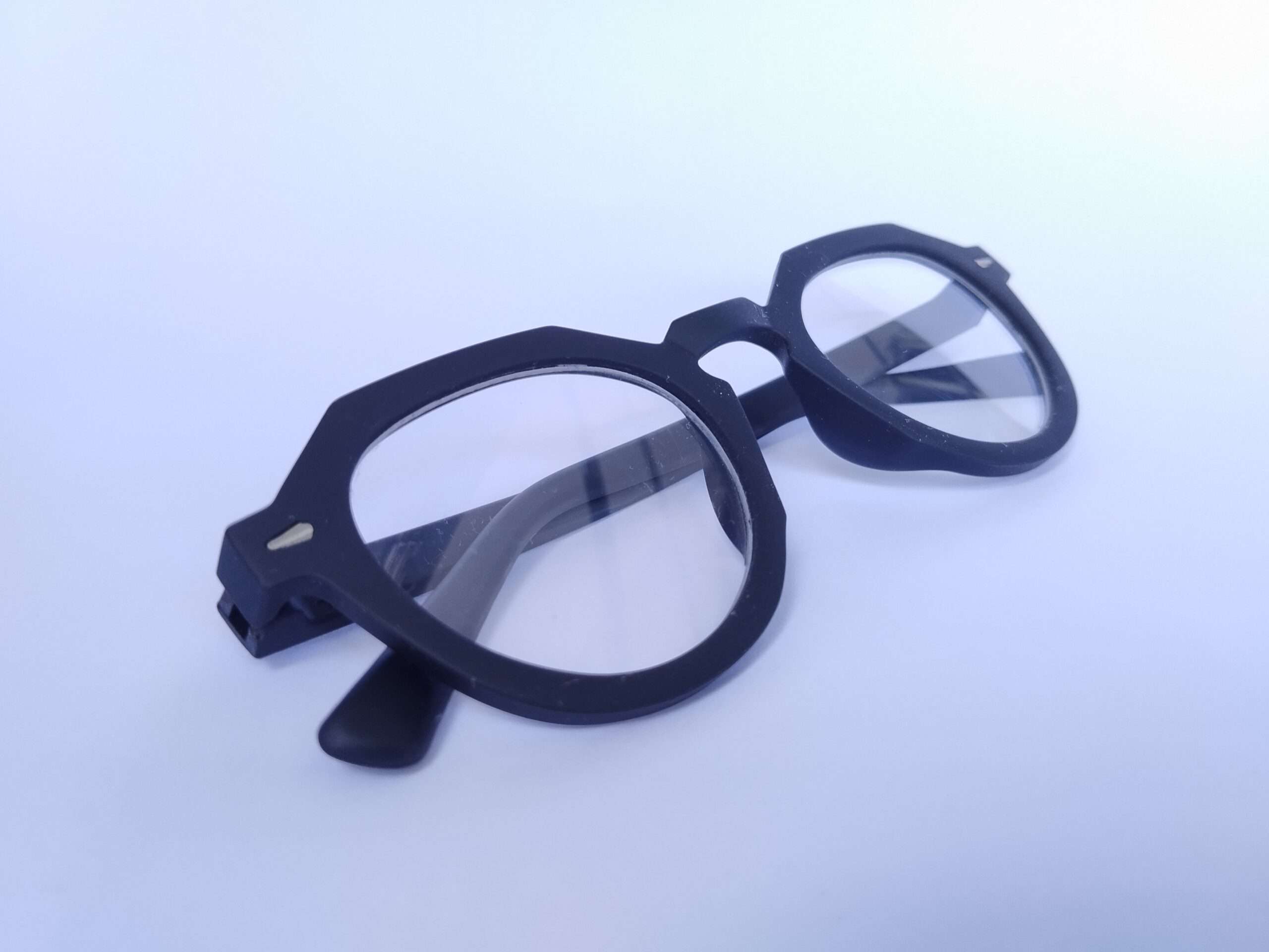 Black retro prescription readers glasses with classic full-frame vintage design