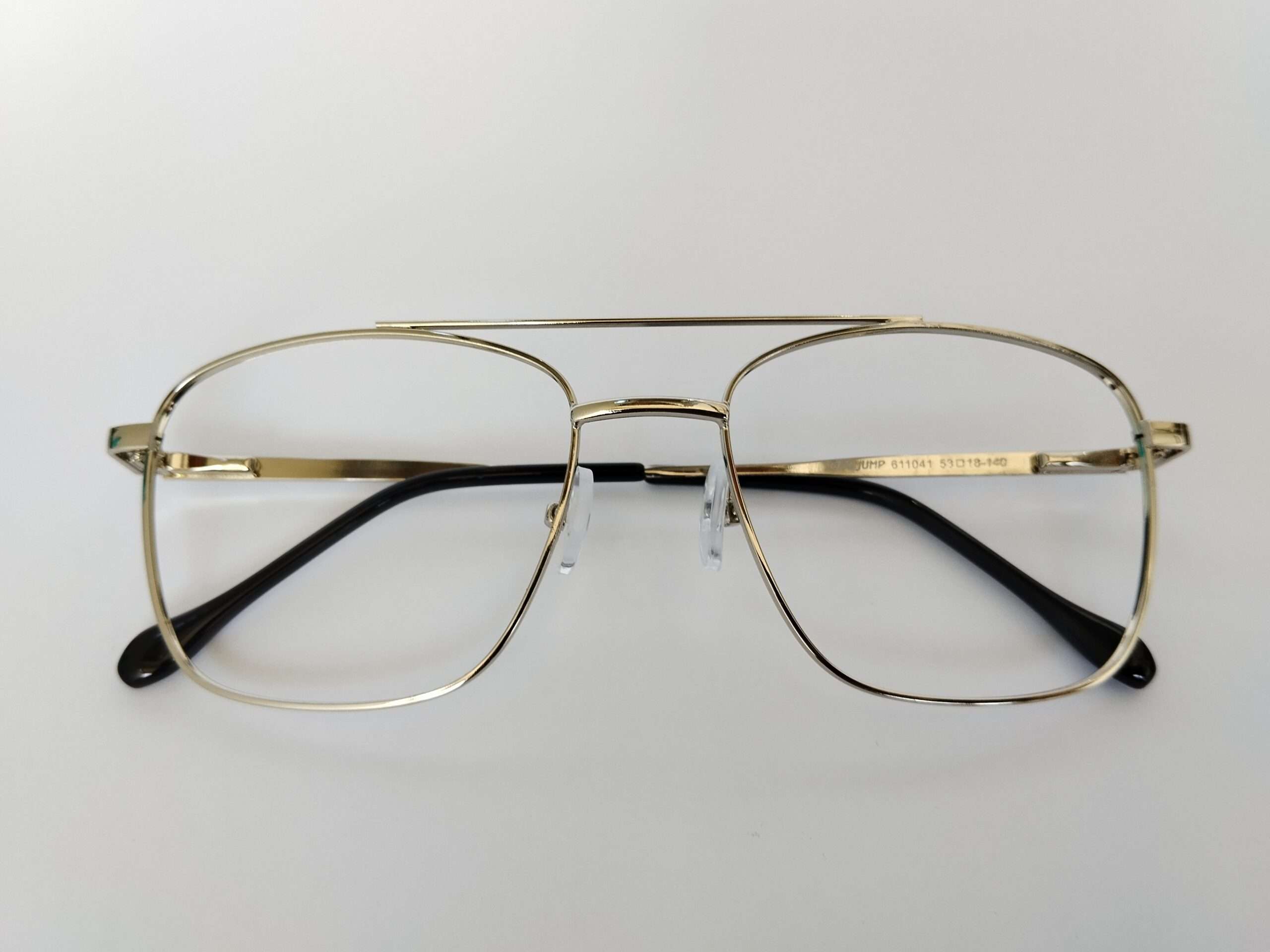 Silver metal aviator reading glasses with stylish lightweight frame and clear reading lenses